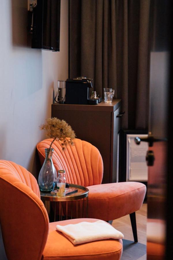 Harbour Suites Boutique Hotel Моникендам Екстериор снимка