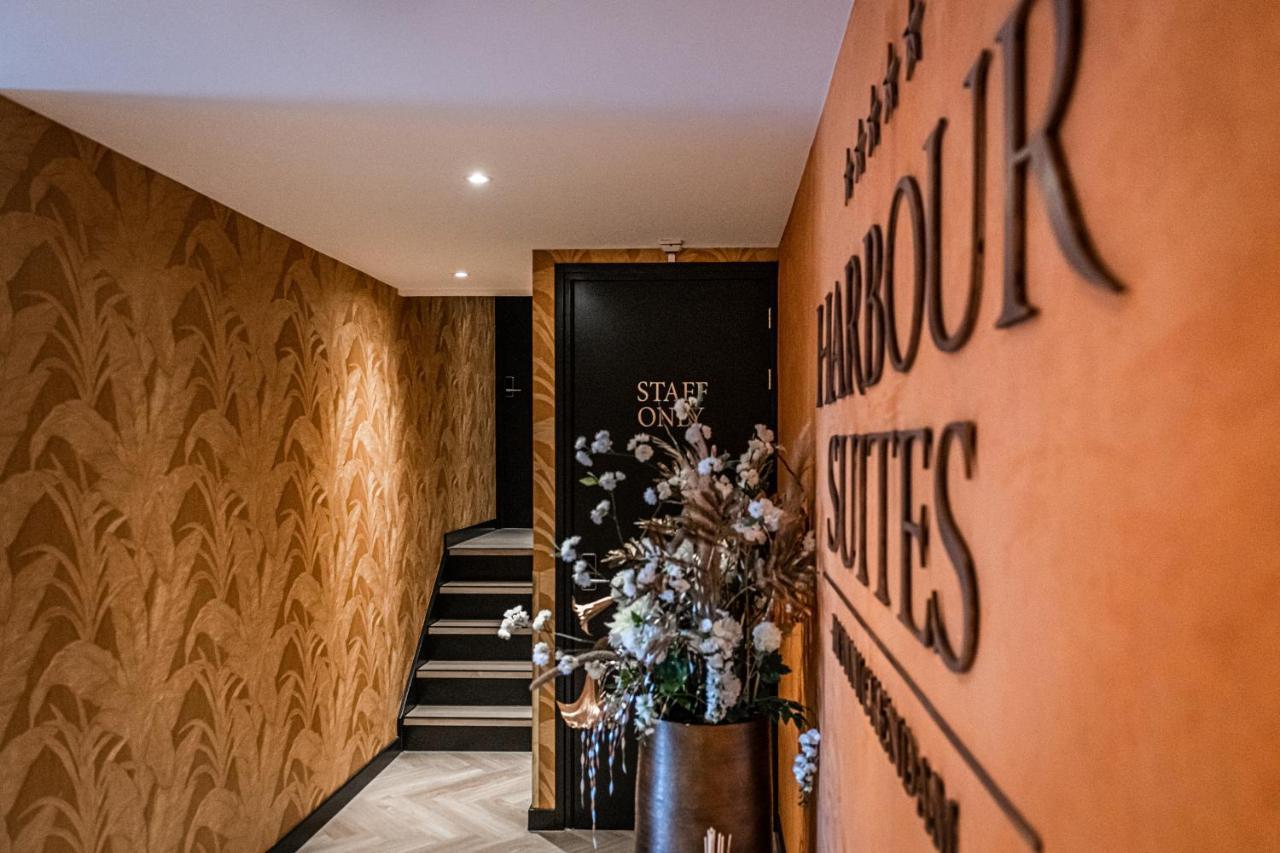 Harbour Suites Boutique Hotel Моникендам Екстериор снимка