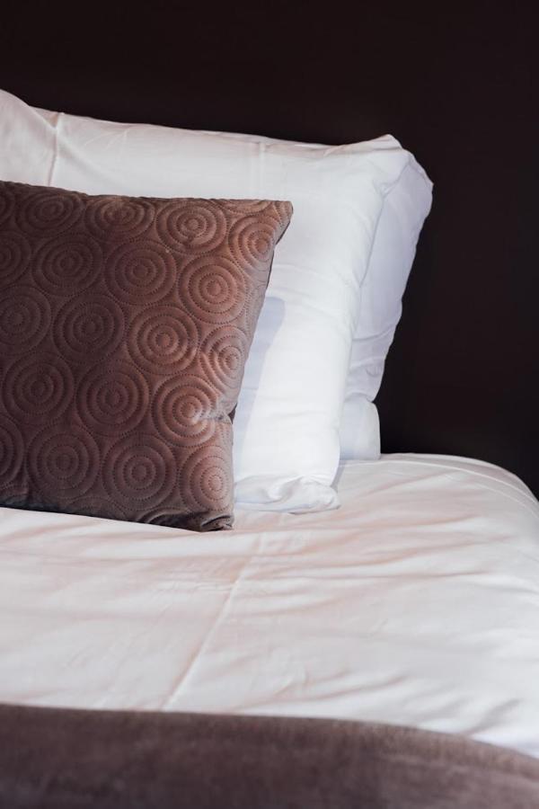Harbour Suites Boutique Hotel Моникендам Екстериор снимка