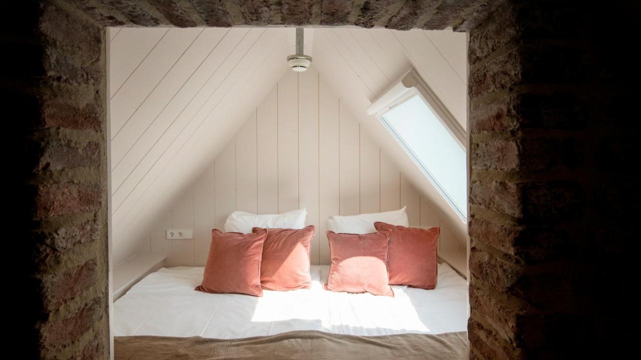 Harbour Suites Boutique Hotel Моникендам Екстериор снимка