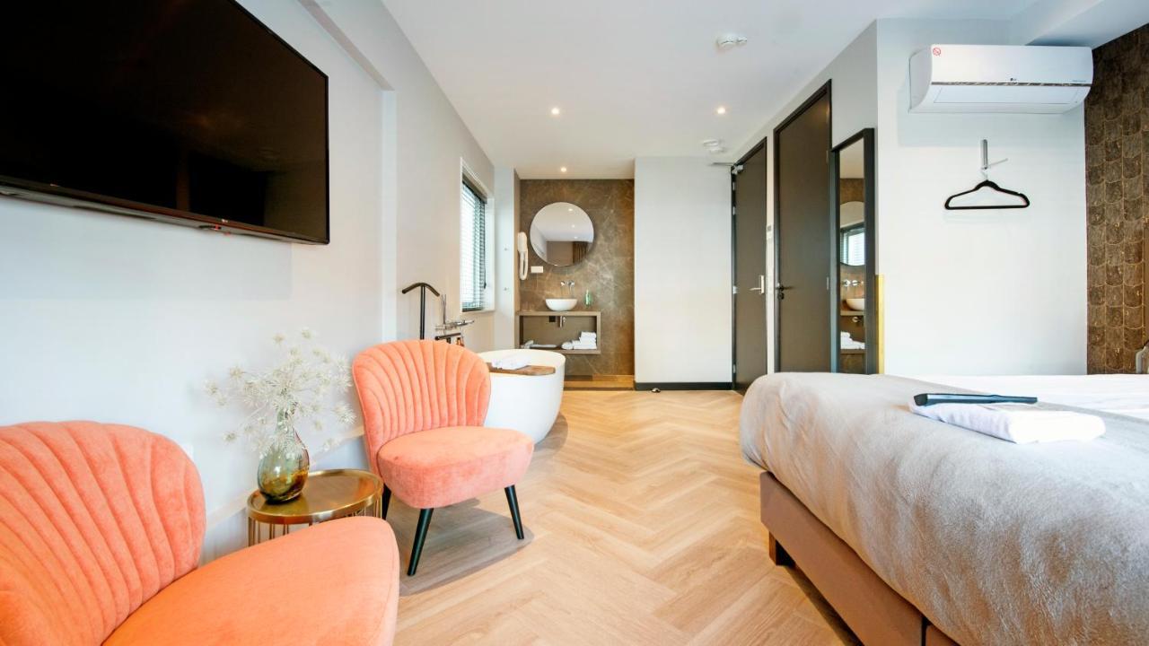 Harbour Suites Boutique Hotel Моникендам Екстериор снимка