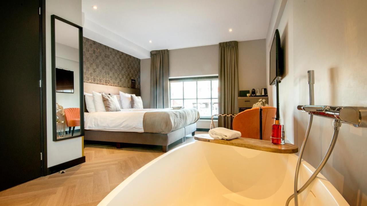 Harbour Suites Boutique Hotel Моникендам Екстериор снимка
